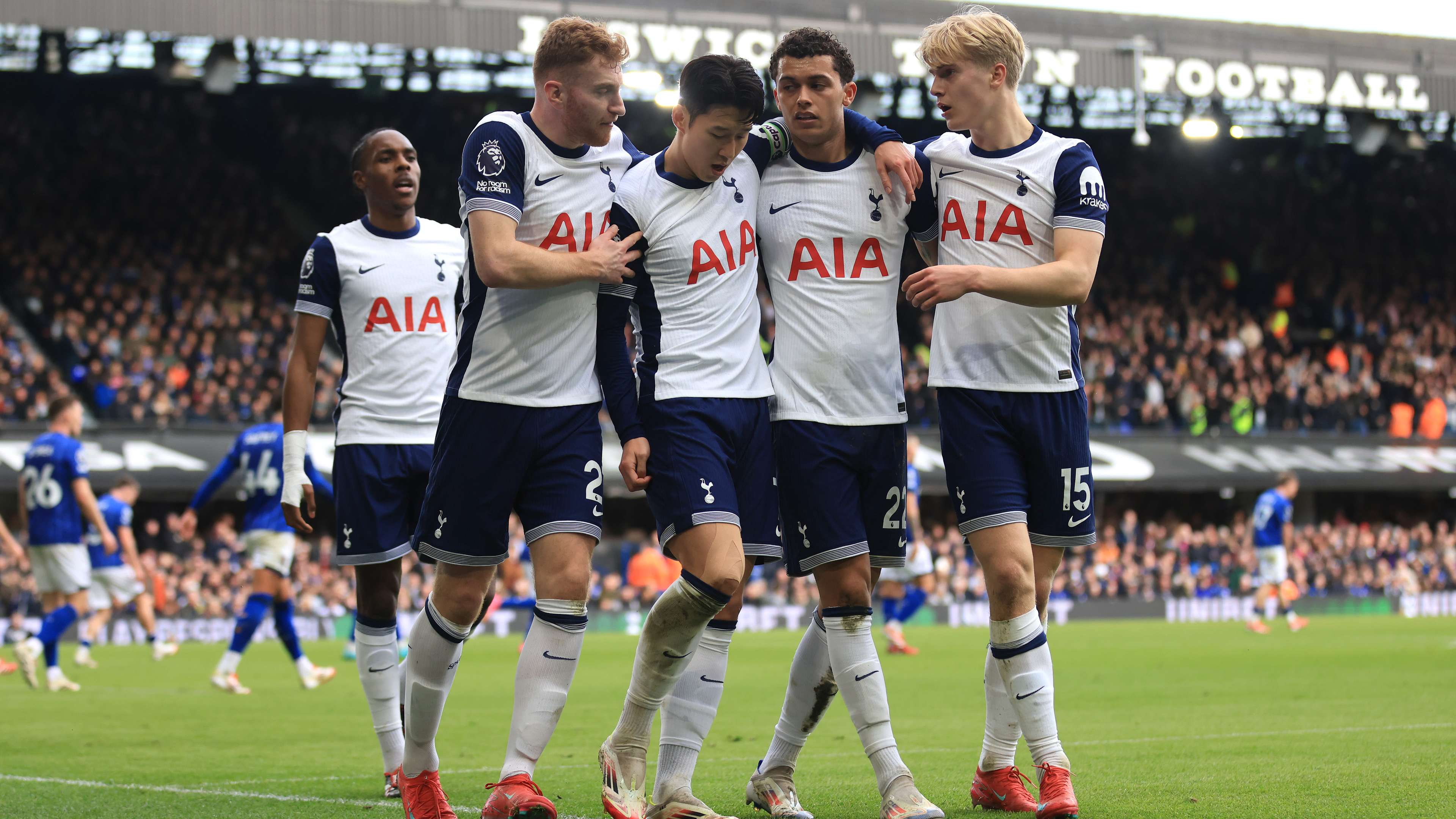 他将更加依 他将更加依